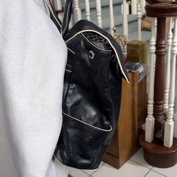 Vera Bradley  backpack   vegan leather  black/white edging cinch top/flap NWOT - Picture 5 of 17